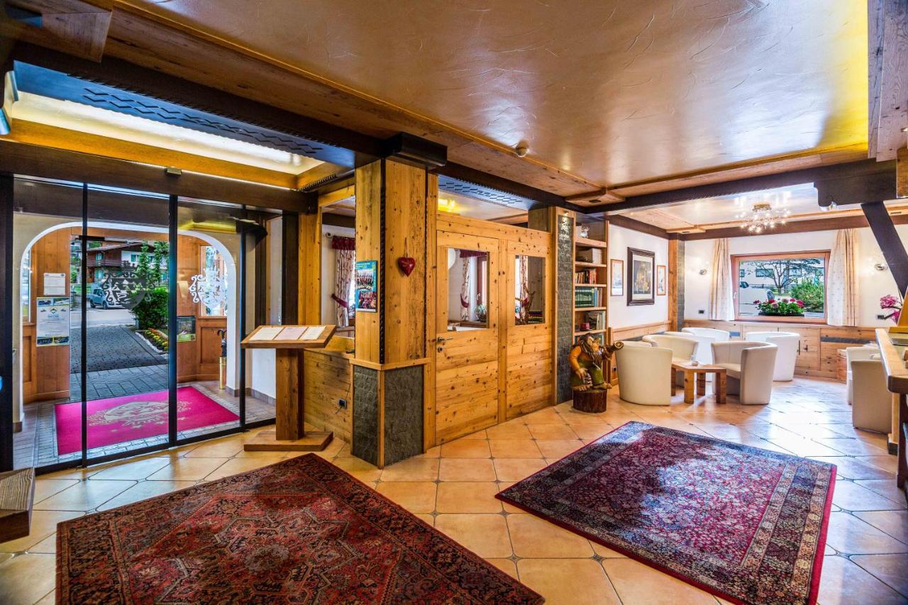 Hotel Salvan Campitello di Fassa Eksteriør billede